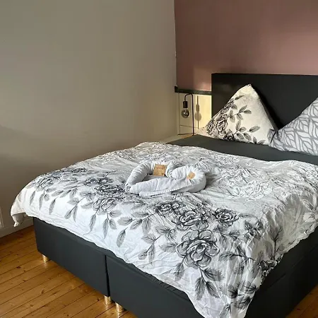 Burg Panoramablick Retreat Moderne דירה