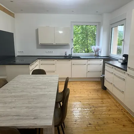 Burg Panoramablick Retreat Moderne Lejlighed