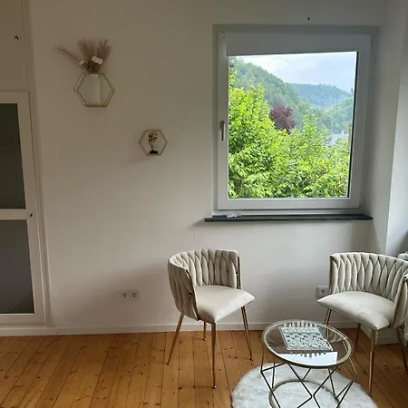 Burg Panoramablick Retreat Moderne דירה *