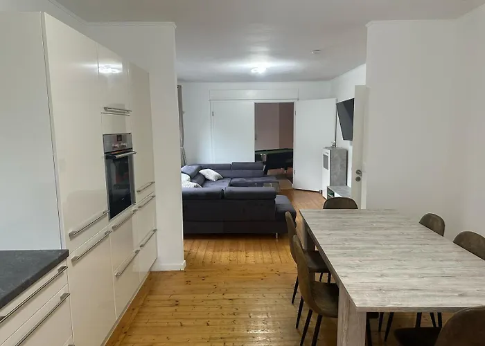 Burg Panoramablick Retreat Moderne * コッヘム