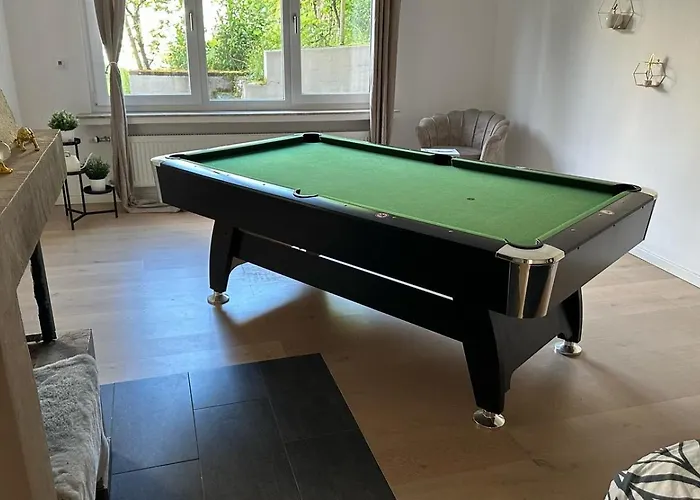 Burg Panoramablick Retreat Moderne Διαμέρισμα