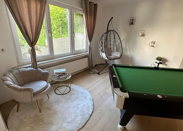 Burg Panoramablick Retreat Moderne アパート コッヘム